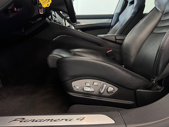Porsche Panamera 4 27 of 28