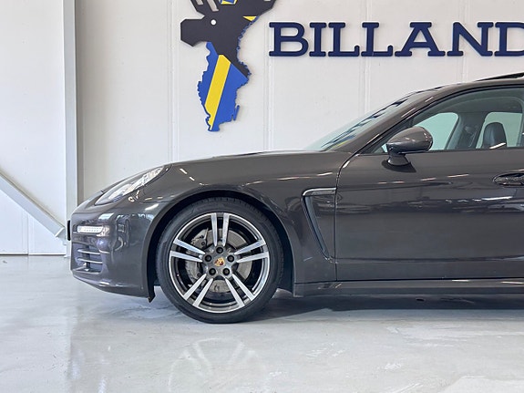 Porsche Panamera 4 9 of 28