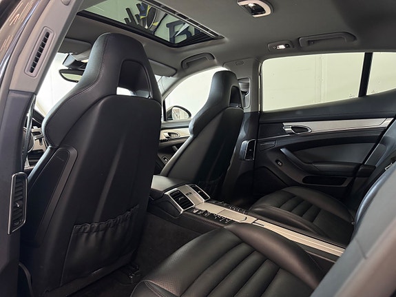 Porsche Panamera 4 14 of 28