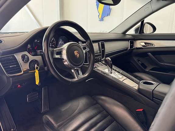 Porsche Panamera 4 10 of 28