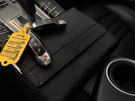 Porsche Panamera 4 24 of 28