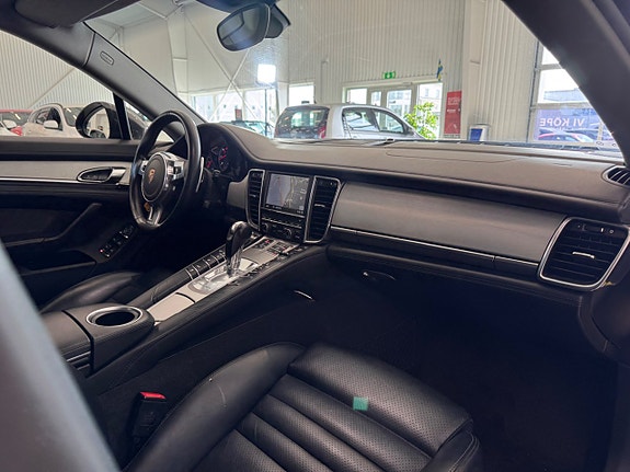 Porsche Panamera 4 11 of 28
