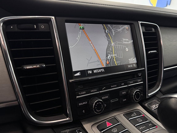Porsche Panamera 4 21 of 28