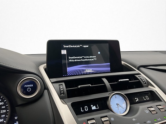 Lexus NX300h 21 of 30