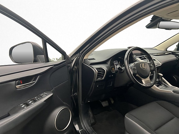Lexus NX300h 10 of 30