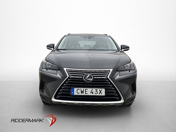 Lexus NX300h 2 of 30