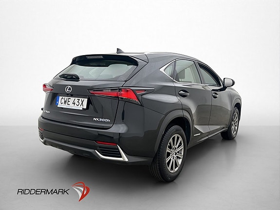 Lexus NX300h 8 of 30