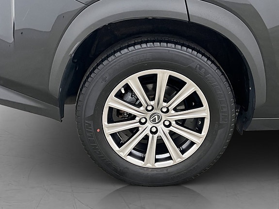 Lexus NX300h 30 of 30