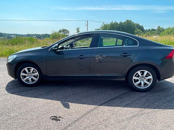 Volvo S60 3 of 7