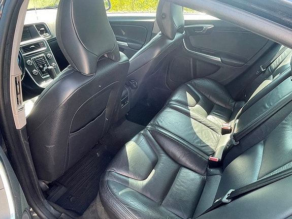 Volvo S60 5 of 7