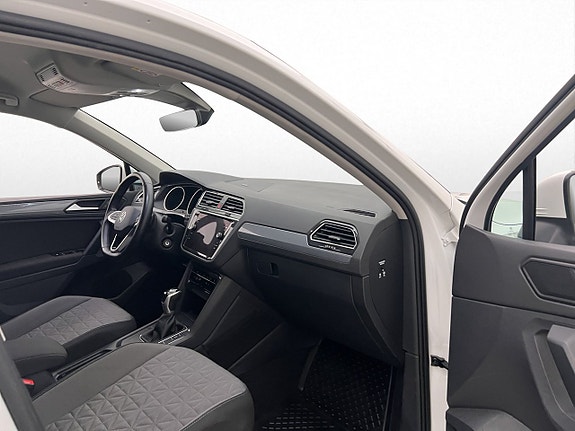 Volkswagen Tiguan 16 of 30