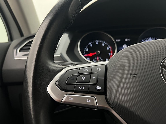 Volkswagen Tiguan 19 of 30