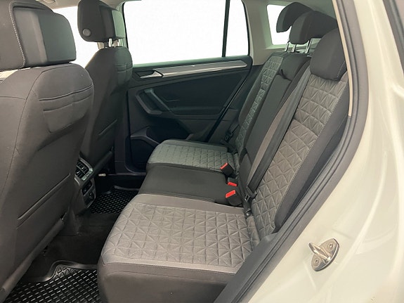 Volkswagen Tiguan 17 of 30