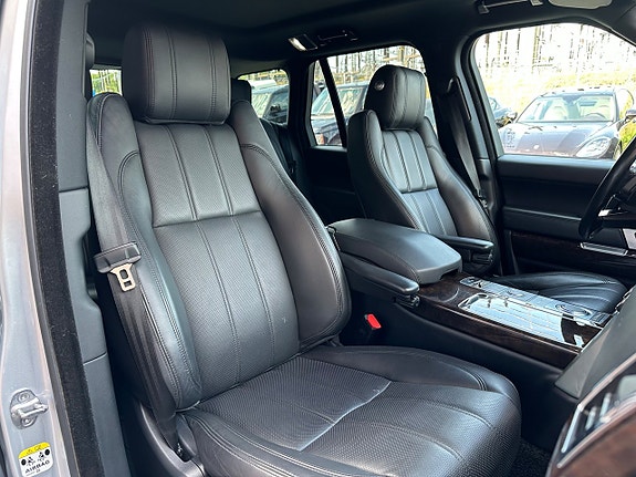 Land Rover Range Rover 11 of 30