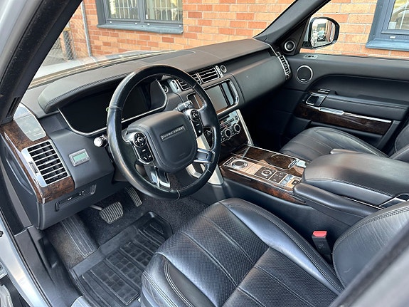 Land Rover Range Rover 7 of 30
