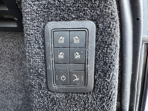 Land Rover Range Rover 26 of 30