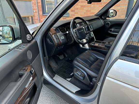 Land Rover Range Rover 8 of 30