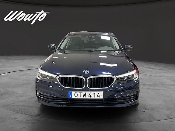 BMW 530e 2 of 15