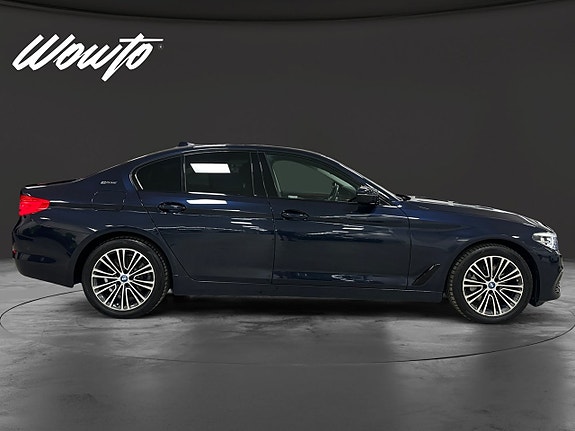 BMW 530e 3 of 15