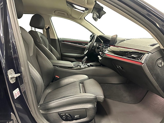 BMW 530e 12 of 15