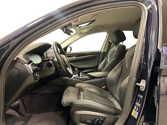 BMW 530e 8 of 15