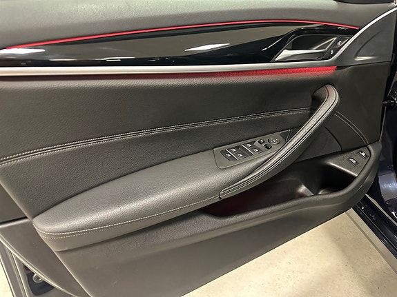 BMW 530e 9 of 15