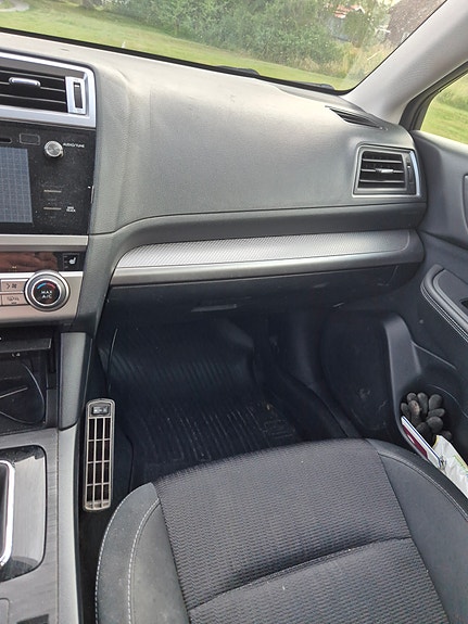Subaru Outback 4 of 9