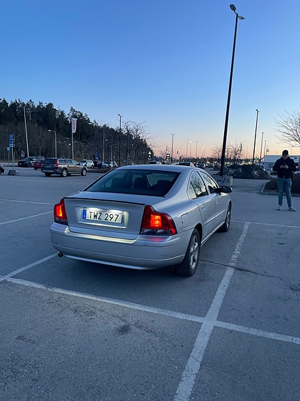 Volvo S60 3 of 5