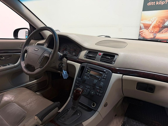 Volvo S80 2 of 19