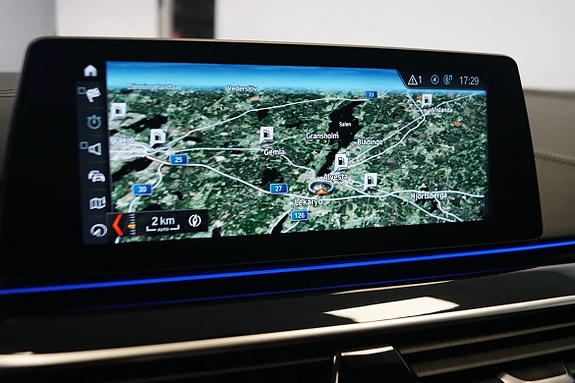 BMW M550i 16 of 30