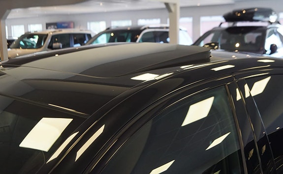 BMW M550i 3 of 30