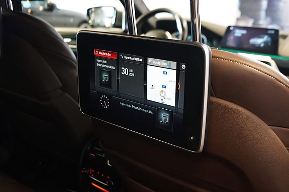 BMW M550i 28 of 30
