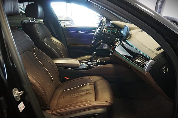 BMW M550i 26 of 30