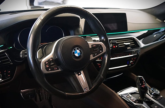 BMW M550i 14 of 30
