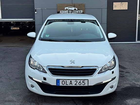 Peugeot 308 SW 2 of 15