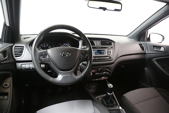 Hyundai i20 13 of 23
