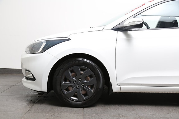 Hyundai i20 7 of 23