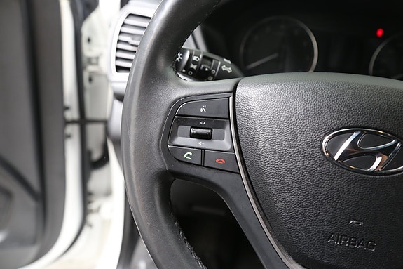 Hyundai i20 15 of 23