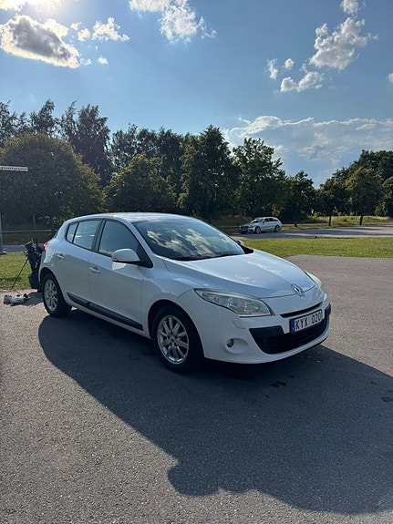 Renault Megane III 2 of 12