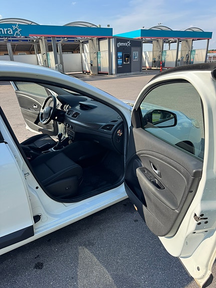 Renault Megane III 8 of 12