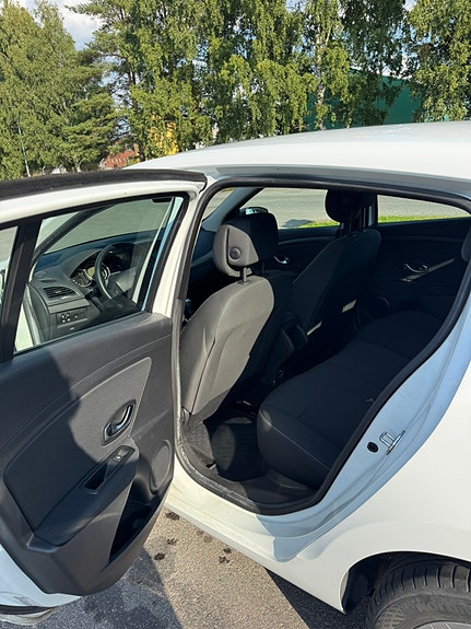 Renault Megane III 6 of 12