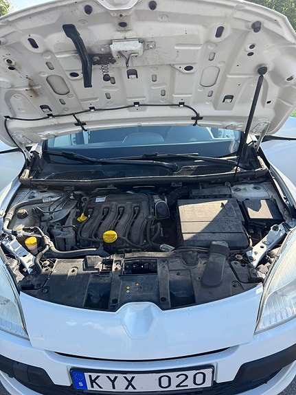 Renault Megane III 12 of 12