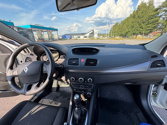 Renault Megane III 9 of 12