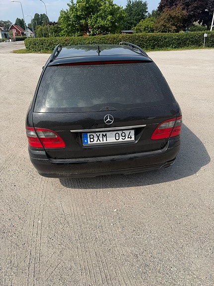 Mercedes-Benz E200 5 of 9