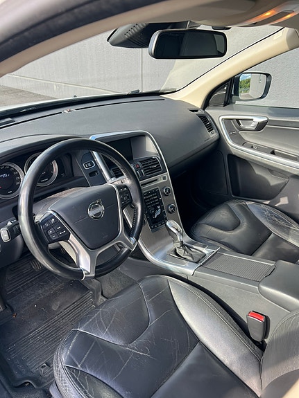 Volvo XC60 3 of 8