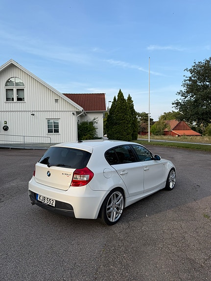 BMW 120d 4 of 7