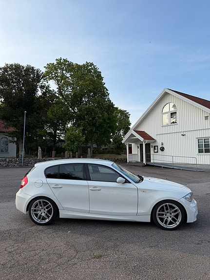 BMW 120d 3 of 7