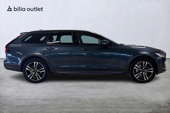 Volvo V90 Cross Country 10 of 26