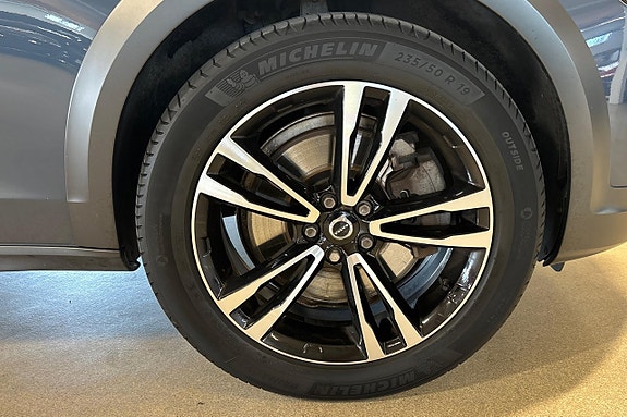 Volvo V90 Cross Country 5 of 26