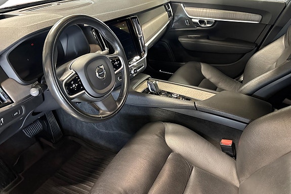 Volvo V90 Cross Country 11 of 26
